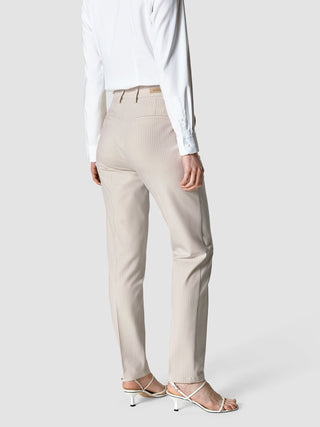 Essential Pants Tapered Cream Latte