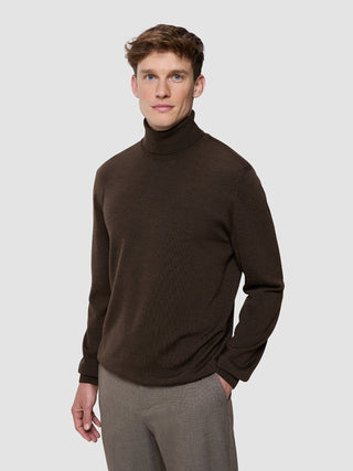 Seamless Premium Merino Knit Turtleneck Saddle Brown