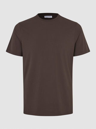 A dark brown Supima T-shirt Deep Brown by Shaping New Tomorrow featuring 360° stretch and Scandinavian design.
