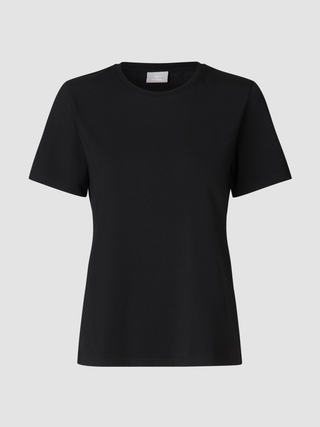 A black Supima T-shirt with 360° stretch.