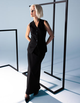 Essential Vest Long Black
