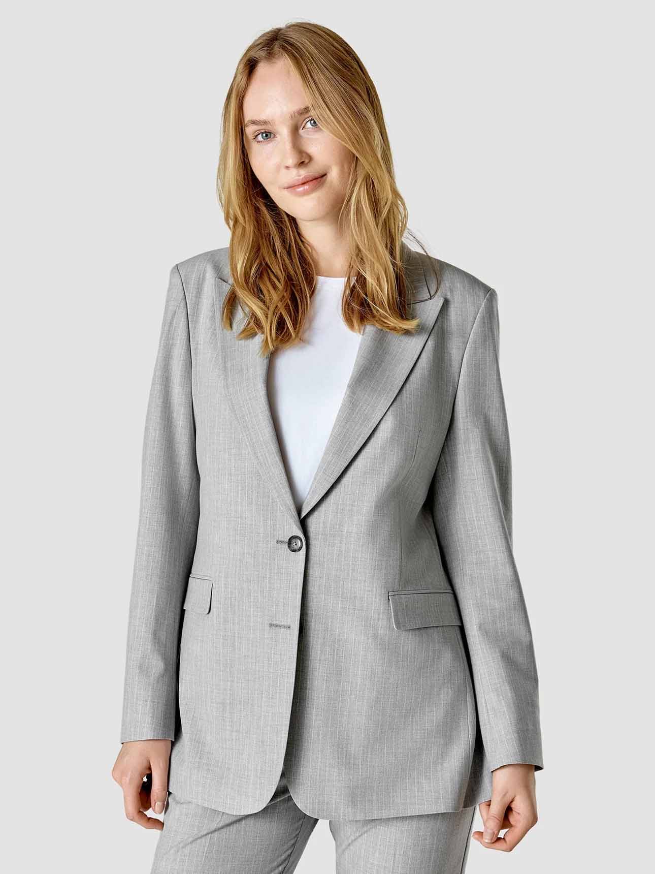 Essential Suit Tapered Light Grey Pinstriped