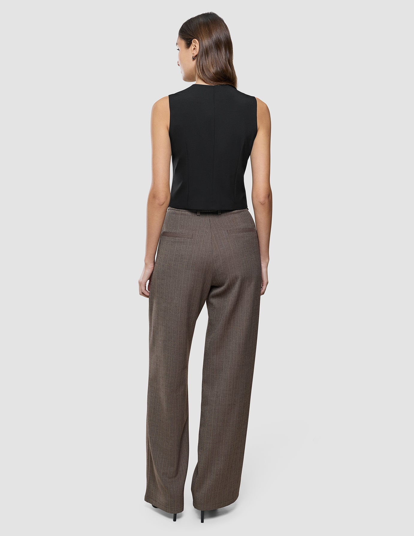 Women Ease Short Vest Black