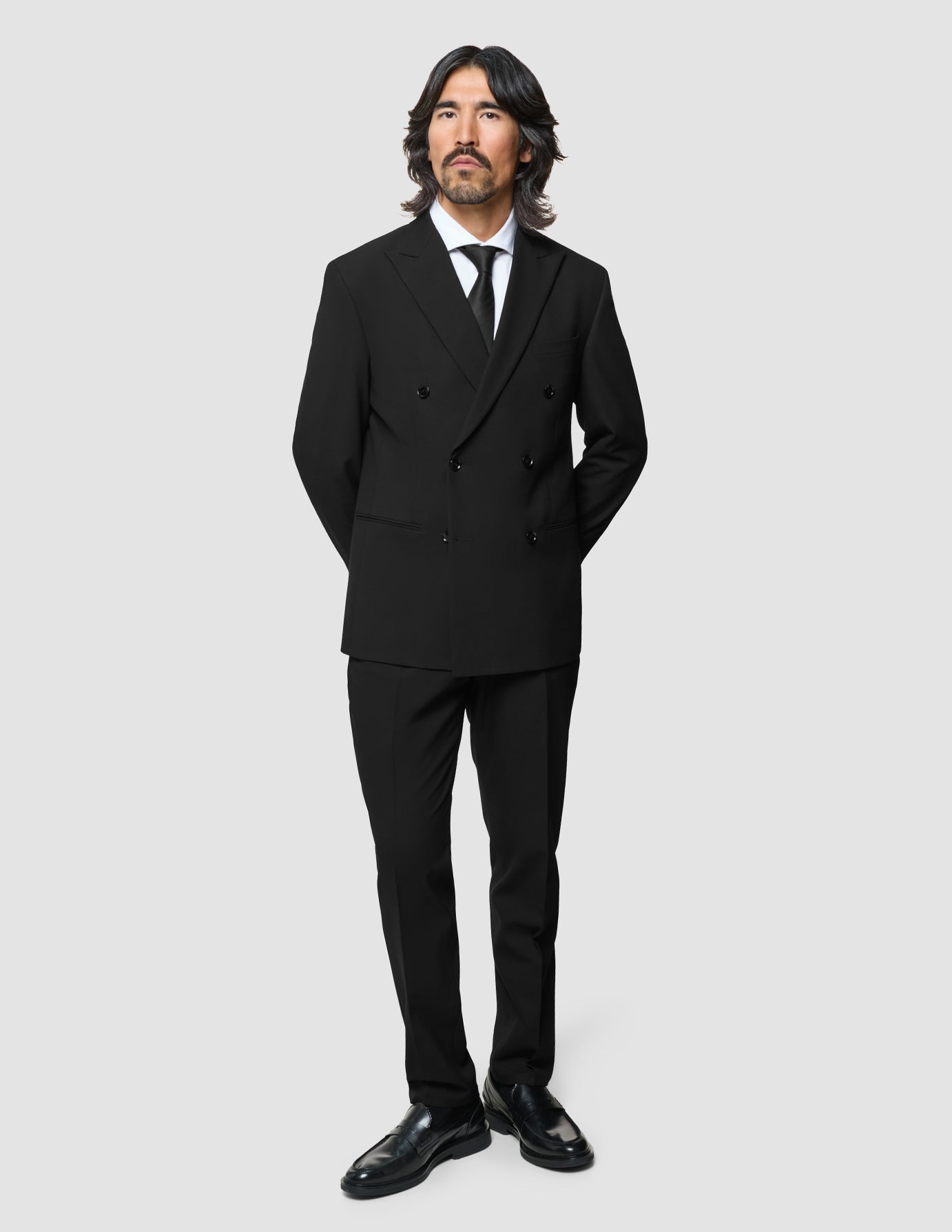 Formal fit. Flexible feeling.