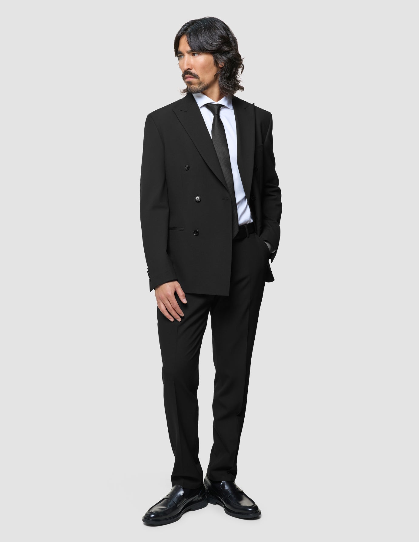 Formal fit. Flexible feeling.