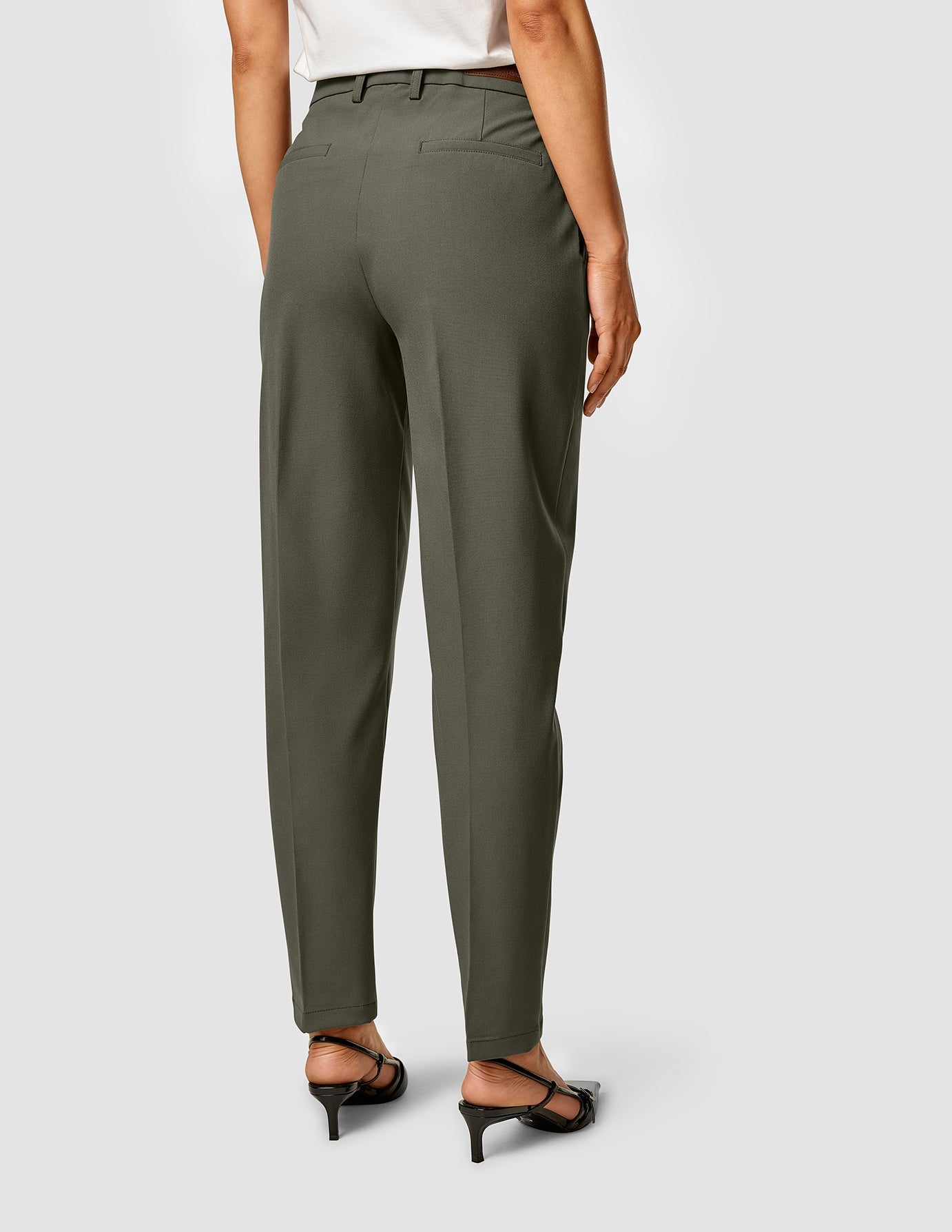 Essential Pants Tapered Dark Olive