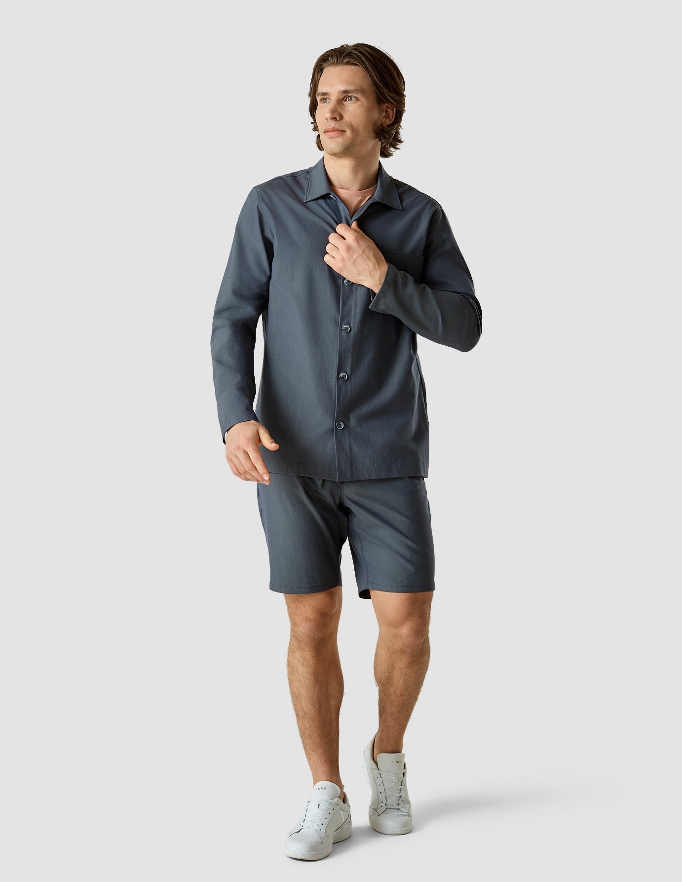 Model in full body wearing a Tech Linen Overshirt Navy