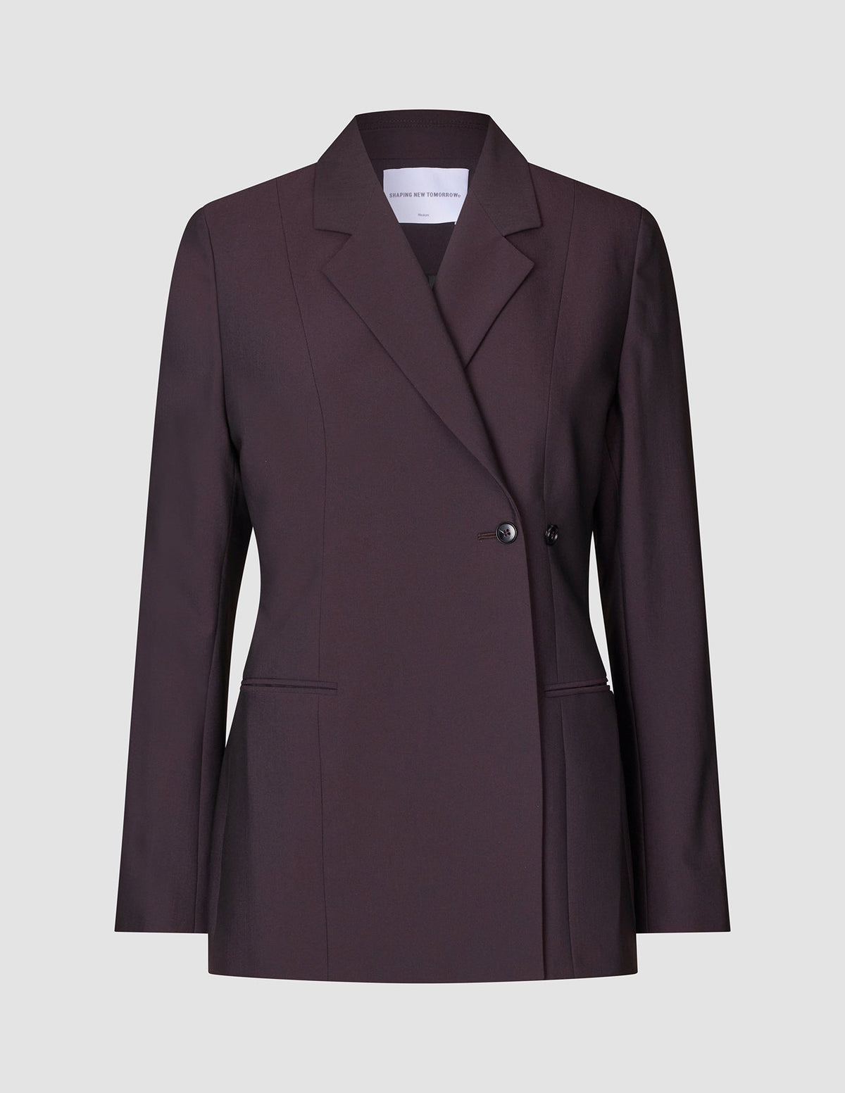 Women’s Avira Blazer Burgundy Berry in a deep burgundy, long-sleeve minimalist Scandinavian design featuring a notched lapel and single-button closure.