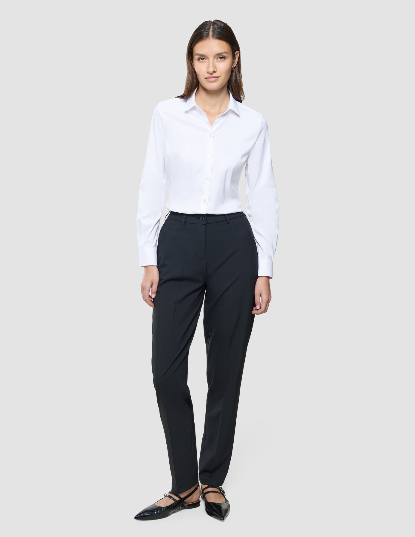 Women Ease Pants Tapered Black