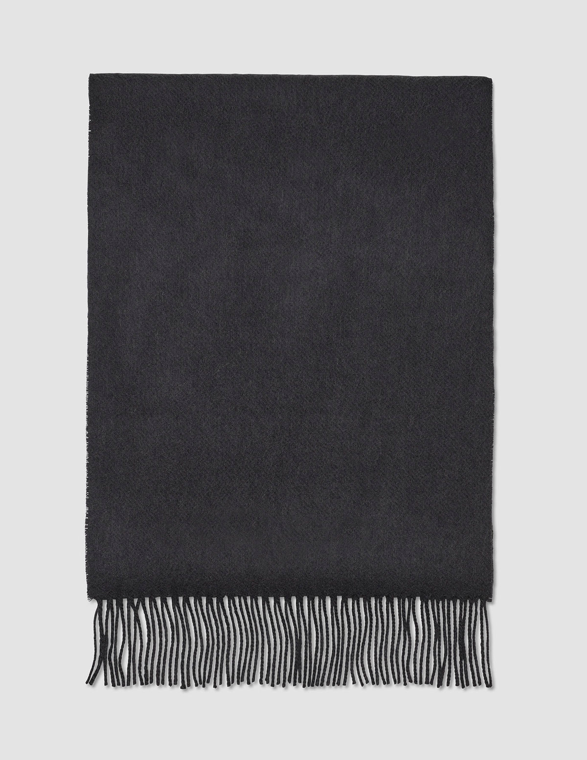 Scarf Charcoal Grey cashmere scarf with a fringed edge.
